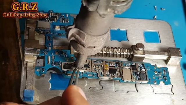Samsung S7 Edge Dead Mobile Problem fixed by GRZ s7 edge Charging + power ic Replace 100% work смотреть онлайн