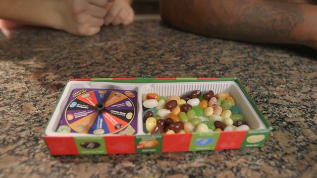 BEAN BOOZLED CHALLENGE! Super Gross Jelly Belly Beans! смотреть онлайн