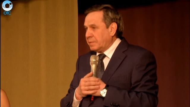Четверть века учат детей. Новосибирский лицей номер 200 отмечает 25-летний юбилей смотреть онлайн