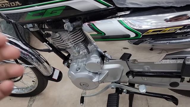 HONDA CG125 CLASSIC 2023 VS HONDA CG125 SPECIAL EDITION 2023 TOP SPEED FUEL AVERAGE SOON ON PK BIKE смотреть онлайн