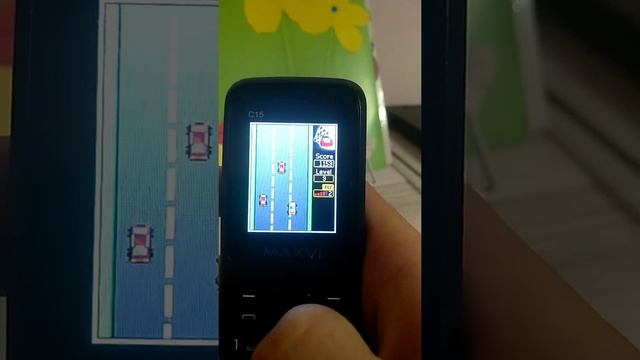 Установил МИРОВОЙ РЕКОРД в игре Гонки F1 на кнопочном телефоне Maxvi C15!!!!!! смотреть онлайн