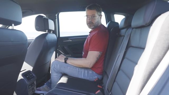 Volkswagen Tiguan R-Line 2021 review | Chasing Cars смотреть онлайн