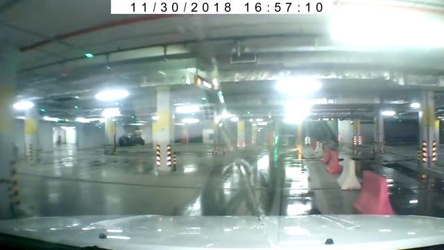 Подземная стоянка Торгового Центра Титан Арена смотреть онлайн