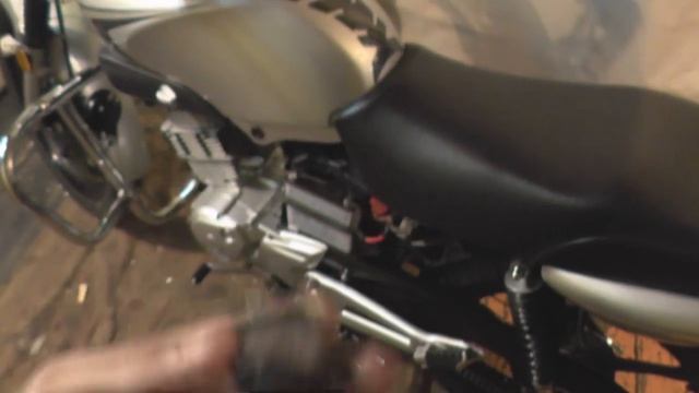 Аварийная сигнализация на Yamaha YBR | Гаражные мечты #6 смотреть онлайн