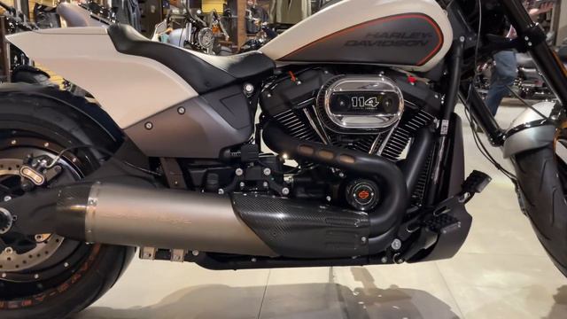 FXDR 114 Harley-Davidson white смотреть онлайн
