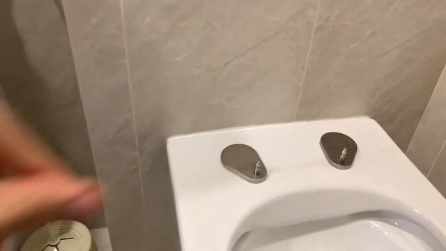 Как выбрать унитаз Ободковый или безободковый Проверка смыва Плюсы, минусы, тесты, сравнение смотреть онлайн