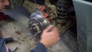 ЗАМЕНА ЗАДНИХ ТОРМОЗНЫХ ДИСКОВ. КАК РАЗРАБОТАТЬ ТОРМОЗНЫЕ ЦИЛИНДРЫ НА МИТСУБИШИ АУТЛЕНДЕР