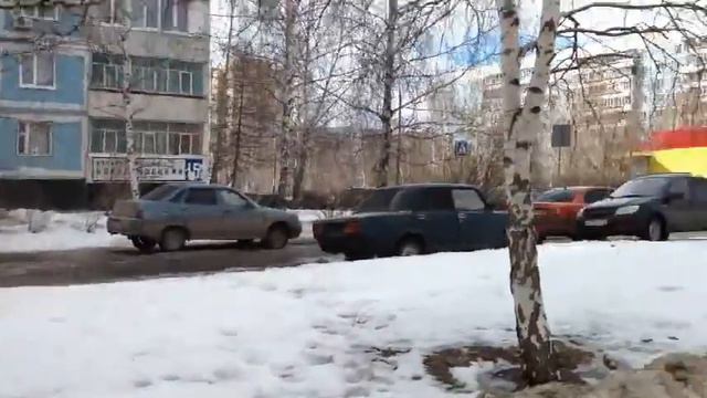 Бульвар Новосондецкий.Весна.РФ.Ульяновск.14.03.2016 смотреть онлайн