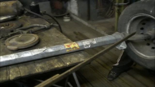 Изготовление осевого конца на балку двухосного легкового прицепа (Реставрация торсионной оси) смотреть онлайн