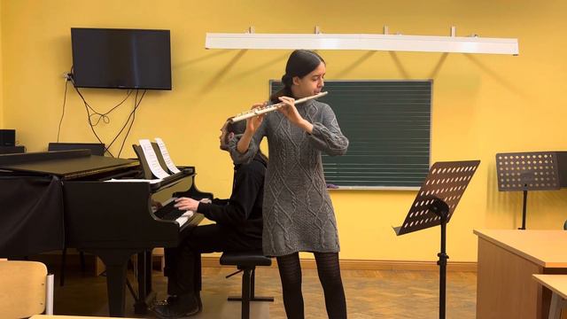Ermolaeva Ekaterina, 15 y.o, Gnessin College Of Music. Saverio Mercadante Concerto e-moll ( I part) смотреть онлайн