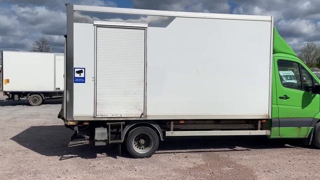 Köp Lastbil Volkswagen Crafter 50 med bakgavellyft på Klaravik смотреть онлайн