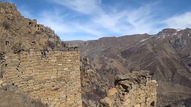 Призраки Дагестана. Заброшенный Аул Гамсутль Зимой в Горах смотреть онлайн