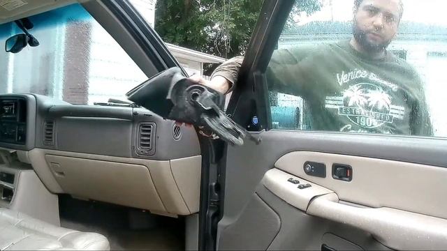 1999-2007 Chevy Tahoe / Suburban Rear View (Side) Mirror Replacement смотреть онлайн