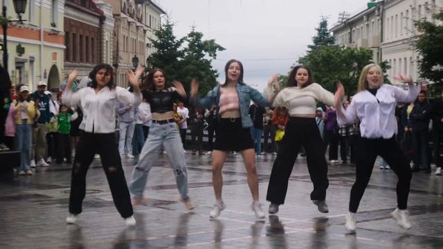[KPOP IN PUBLIC | ONE TAKE] (G)I-DLE (여자)아이들 - QUEENCARD 퀸카 | DANCE COVER BY IYOOSE смотреть онлайн