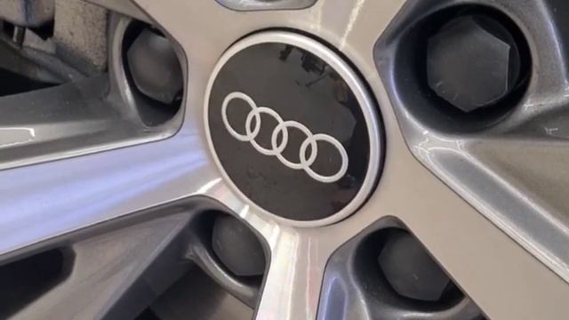 Динамические колпачки колеса с кольцами Audi Спиннеры . AUDI-UPGRADE.RU смотреть онлайн