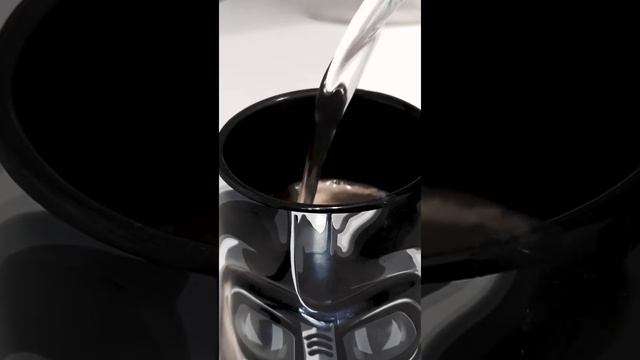 Как приготовить быстрорастворимый кофе (deathclock coffee) #shorts смотреть онлайн