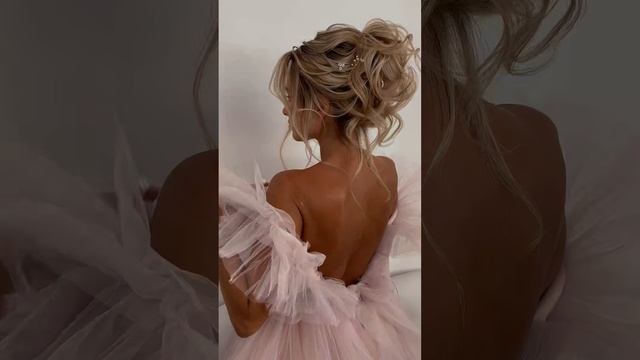Средний пучок ? #прическа #прическанадлинныеволосы #свадебнаяприческа #hairstyle #локоны смотреть онлайн
