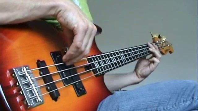 The Beatles - Michelle [Groovy Bass Cover] смотреть онлайн