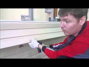 Как заменить панель винилового сайдинга