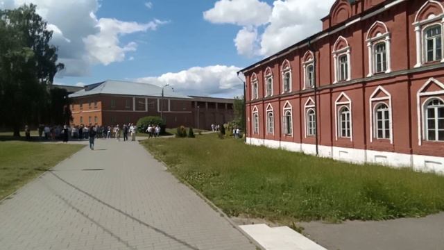 Территория Коломенского кремля, 18 июня 2022 г. смотреть онлайн