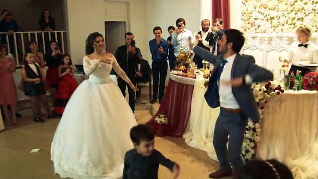 Танцуй не телом, а душой! Jonik Qobalia смотреть онлайн