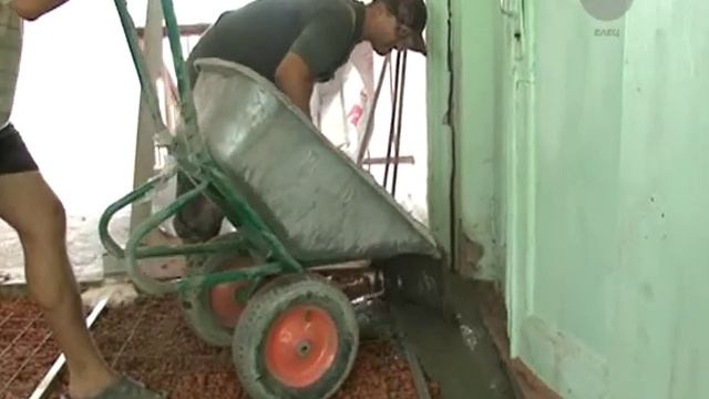 Ко дню Знаний все будет готово. В 21 школе заканчивается капитальный ремонт. смотреть онлайн