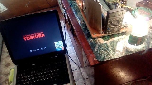 Toshiba S45-S250 In Touch with Tomorrow - замер потребляемого тока на старте зависающей ЭВМ смотреть онлайн