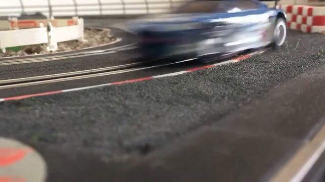 Slotcar Drift Action - Aston Martin Kyosho DSlot43 - GoKarli Chassis 143 - No Magnets