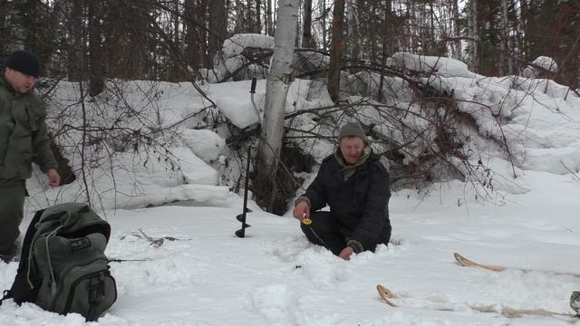 ПОДЛЕДНАЯ РЫБАЛКА НА ХАРИУСА И ЛЕНКА/ ОТЛИЧНЫЙ ВЕСЕННИЙ КЛЕВ И УЛОВ. ДВА ДНЯ В ТАЙГЕ/ ЧАСТЬ 1 смотреть онлайн