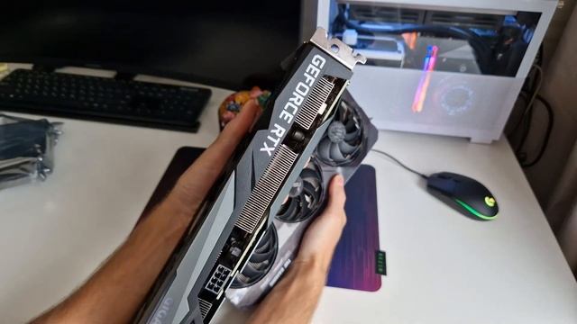 ASUS TUF 3060 12GB OC vs GIGABYTE GAMING 12GB OC в FurMark спустя 5 минут (из Китая оптом) смотреть онлайн