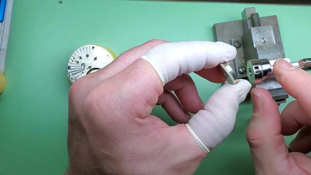 Fixing a Broken Mainspring on a 18 Size Hampden 21 Jewel North American Railway Pocket Watch смотреть онлайн
