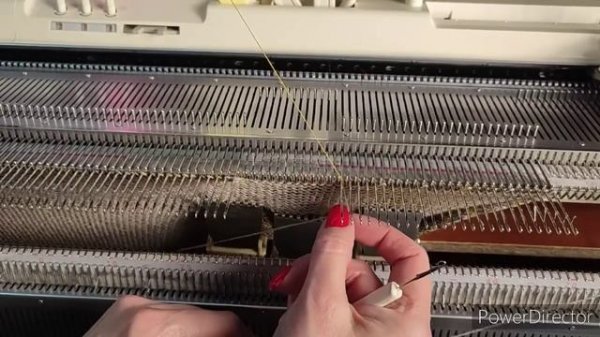 Самый простой джемпер на любой вязальной машине.