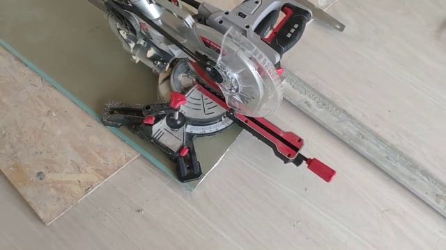 Pleer.ru отзывы | Обзор торцовочной пилы Зубр ЗПТ 255 1800ПЛ