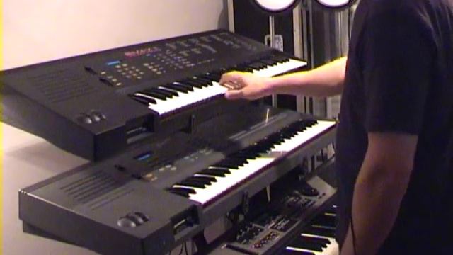 DX5 playing DM "Shake the Disease" 101 version смотреть онлайн