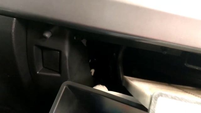 Cambio filtro de habitáculo o polen de una mazda cx-5