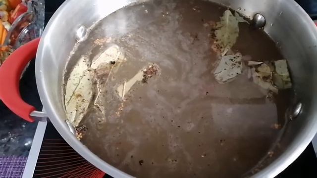 Ресторан для птиц. Солю сельдь, пеку хлеб, Семена для нового сезона смотреть онлайн