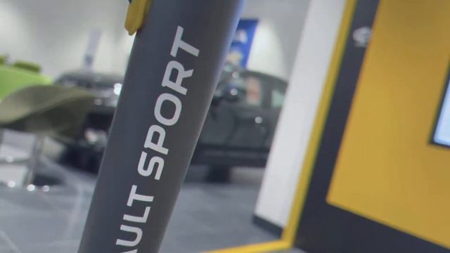 Renault Sport Electric Scooter Leader R.S. - Available at Startin Renault Worcester смотреть онлайн