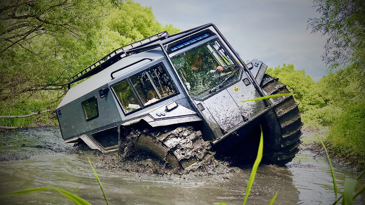 Рубимся на диком бездорожье в попытках засадить новый вездеход Бро! смотреть онлайн