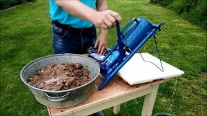 Настольный пресс для топливных брикетов своими руками. Homemade briquette press.mp4