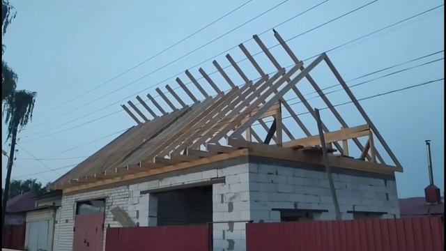 Мансадни том , мансадни криша, смотреть онлайн