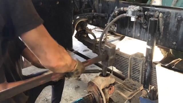 замена шкворня FAW смотреть онлайн