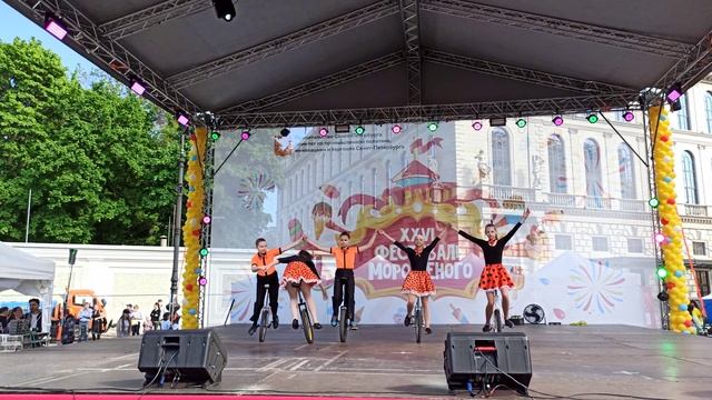 XXVI Фестиваль мороженого в Санкт-Петербурге на площади Островского смотреть онлайн