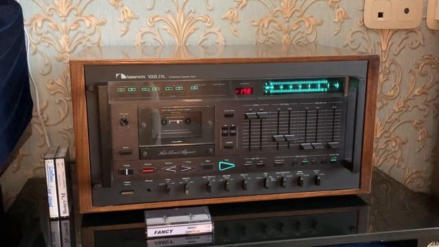 Nakamichi 1000zxl. Играет и поёт.