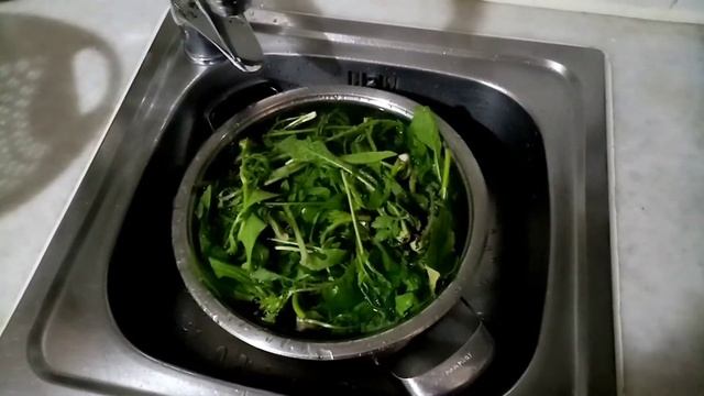 Греческая χορτόπιτα. Что приготовить из травы... смотреть онлайн