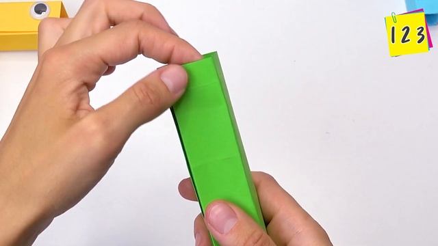 Moving paper caterpillar | Origami moving toys смотреть онлайн