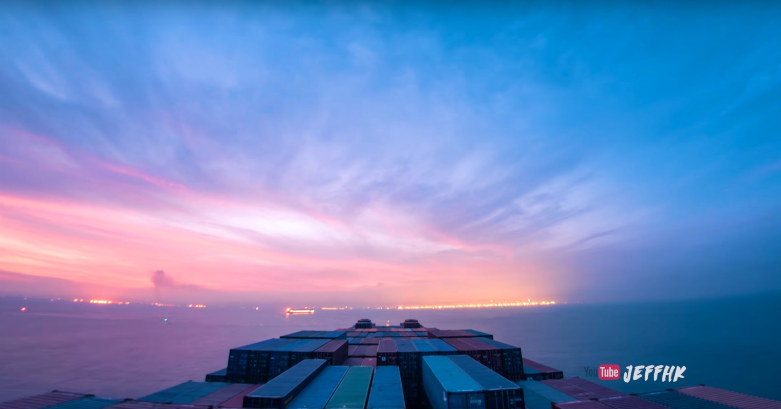 30 Days Timelapse at Sea _ 4K _ Through Thunderstorms, Torrential Rain & Busy Traffic смотреть онлайн