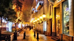 В детстве цыганка мне одна, предказала  мне она если сильно полюблю то любимого сгублю