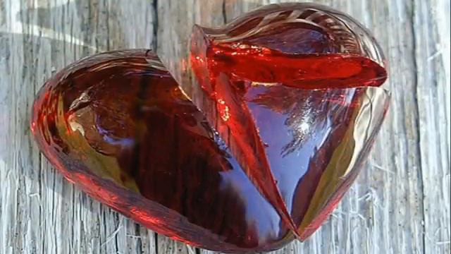 В ХРУСТАЛЬНОМ ЗАМКЕ ОЖИДАНИЙ