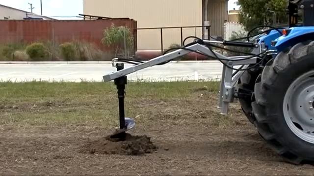 Гидробур Digga на тракторе.