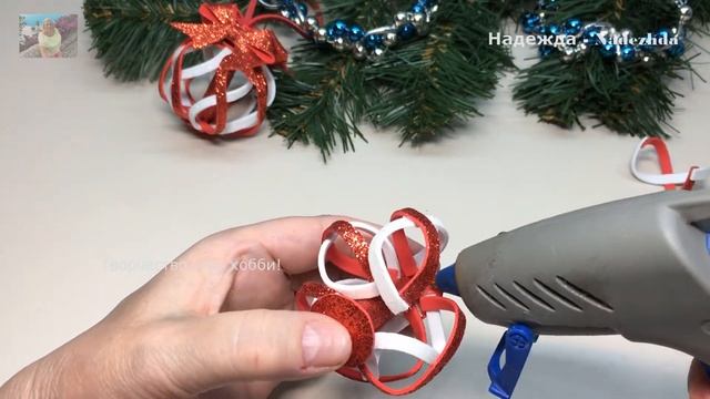 Красные шарики на Новогоднюю ёлку из фоамирана. Новый год! New Year! смотреть онлайн